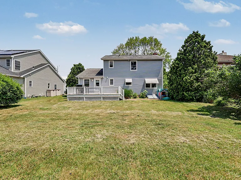 275 York St — Photo 13