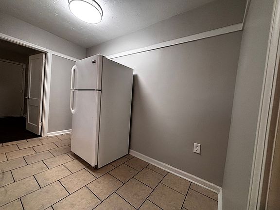 4th image of 231 E Xenia Dr #219-B