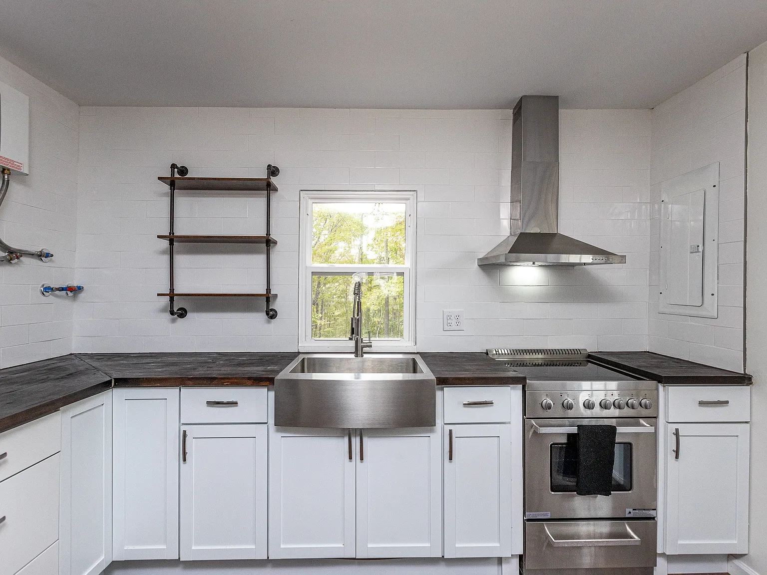 808 Scotts Chapel Rd — Photo 3