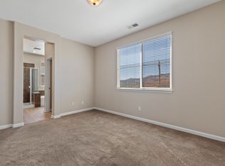 1041 Crown View Dr, Reno, NV 89523