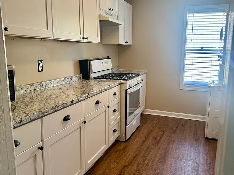 2020 Linden Ave — Photo 20