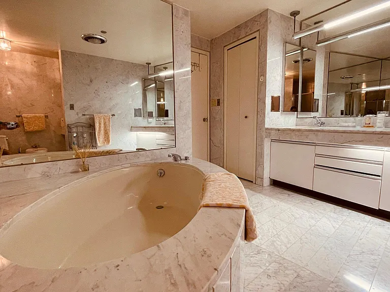 1300 Crystal Dr #704 — Photo 18