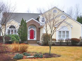 303 Mercer Ln, Windsor, CT 06095