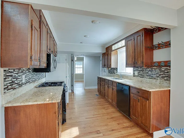 2700 Briarwood Dr SE — Photo 7