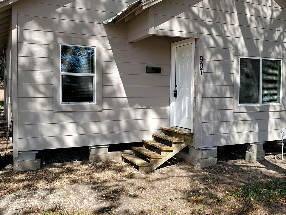 1st image of 907 E Jackson St