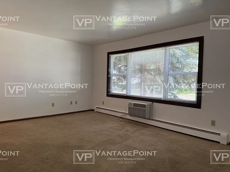 1910 Preble Ave — Photo 3