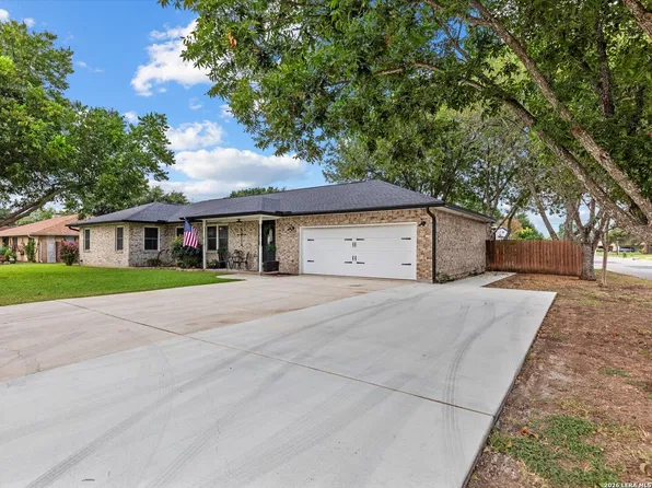 169 CORA ST, New Braunfels, TX 78130