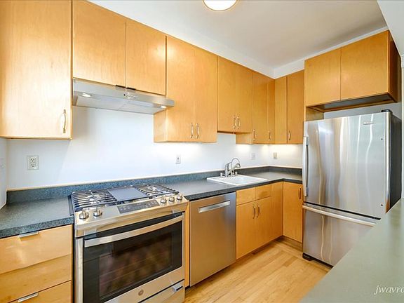 2nd image of 1845 Golden Gate Ave APT 4