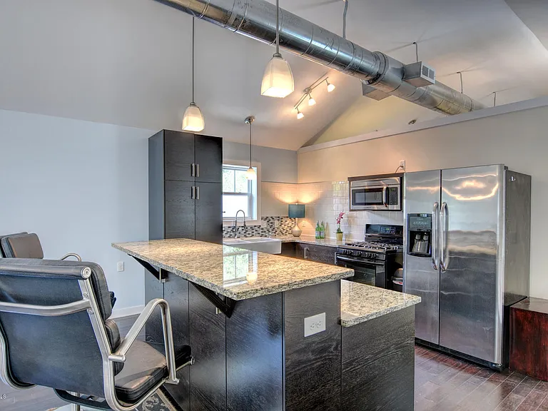 2107 Metts Ave — Photo 10