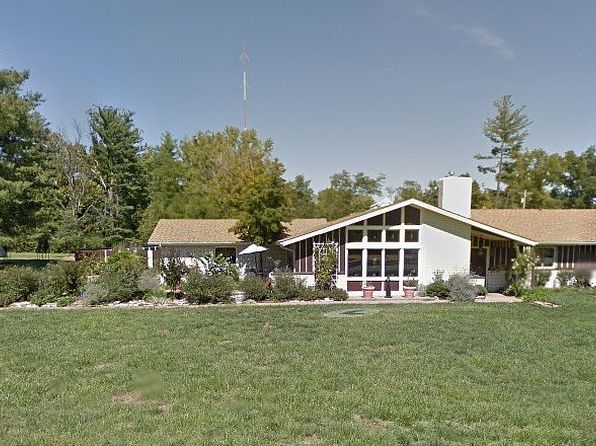 2 Pinewood Dr