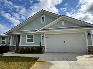 363 Bear Creek Blvd, Freeport, FL 32439