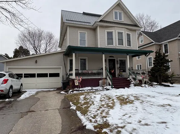 16 Clark St, Massena, NY 13662