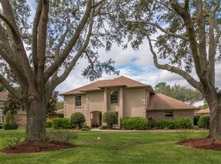 708 Pine Hollow Dr, Friendswood, TX 77546