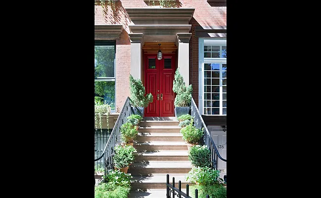 Sold by Douglas Elliman | media 21