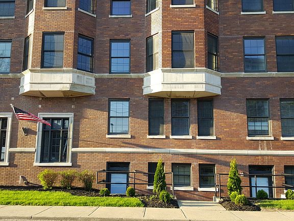 2nd image of 1 W 28th St APT 605