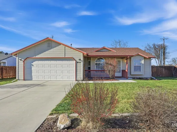 807 S Bonneville Dr, Nampa, ID 83686