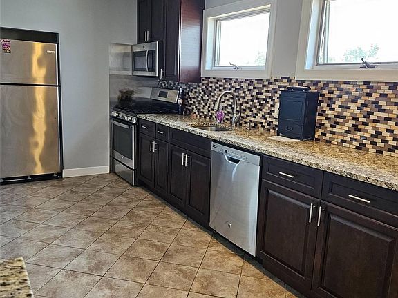 4th image of 539 W Park Ave #2