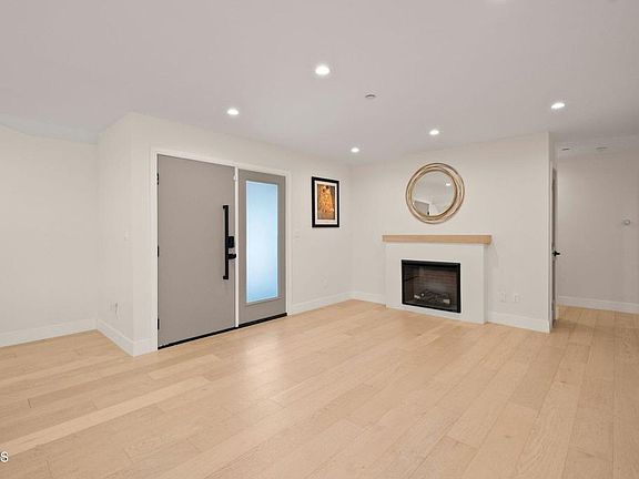 4th image of 1150 Leonard Ave