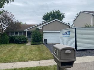 761 Laguna Rd, Crystal Lake, IL 60014