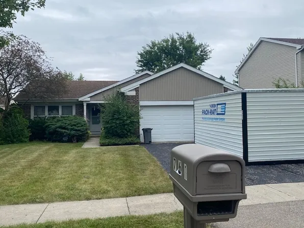 761 Laguna Rd, Crystal Lake, IL 60014