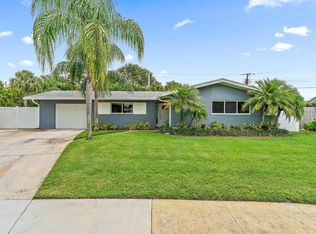 28 Ridgewood Cir, Tequesta, FL 33469
