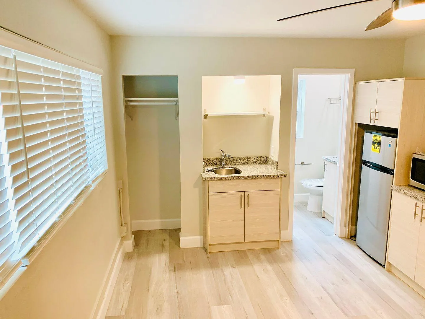 1141 Silverado St — Photo 2