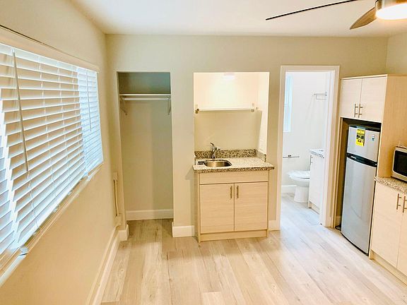 2nd image of 1141 Silverado St #45bda1405