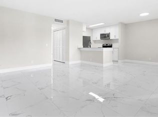 712 Meadows Cir, Boynton Beach, FL 33436