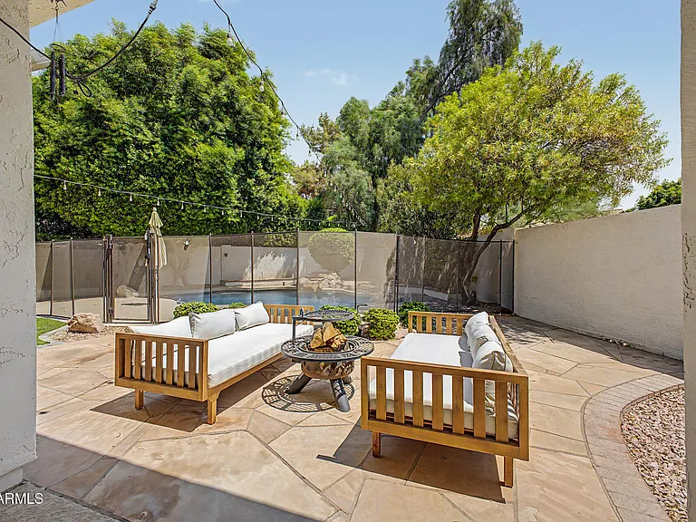 5773 W Shannon St — Photo 45
