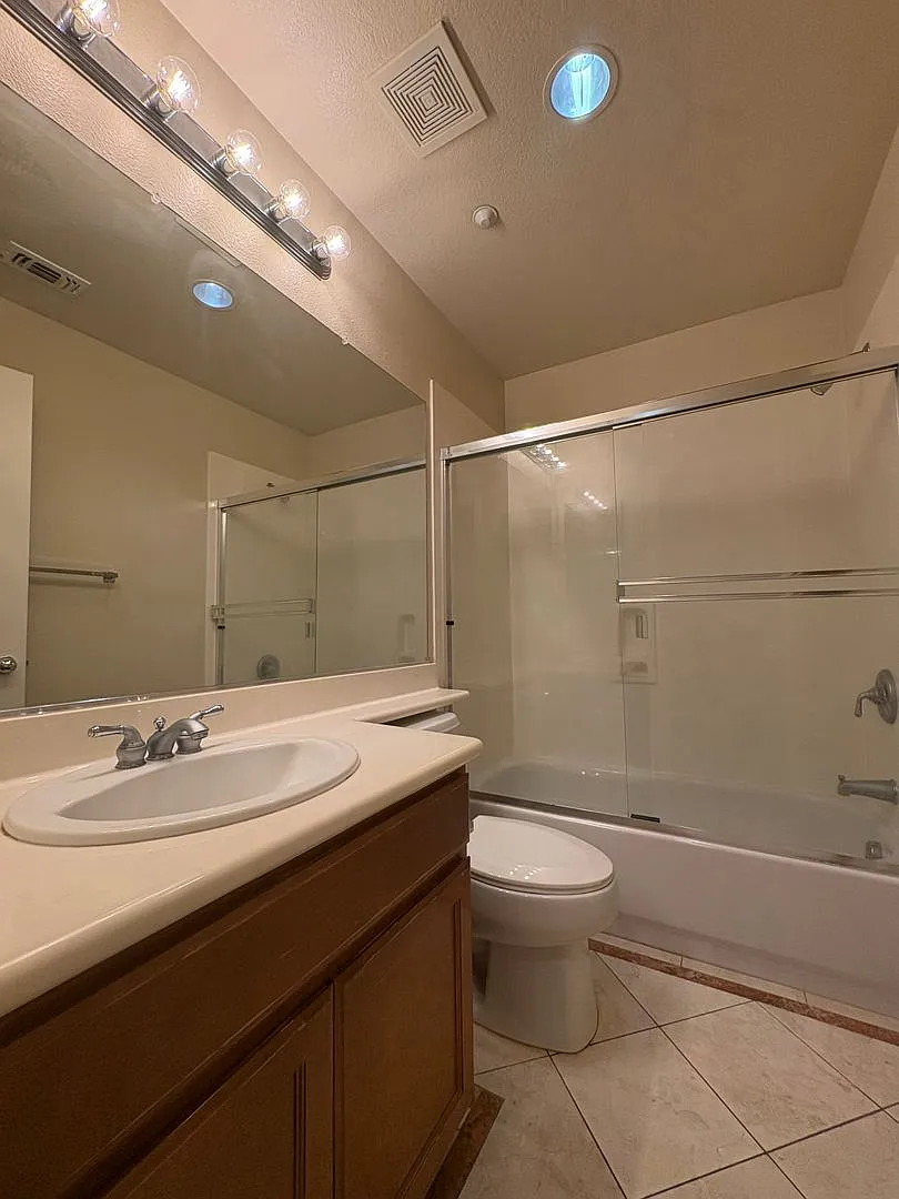 Spacious Shadow Lakes Home 4 Bedroom 3 Bath — Photo 4