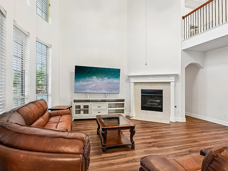 6006 Shadywood Ln — Photo 9