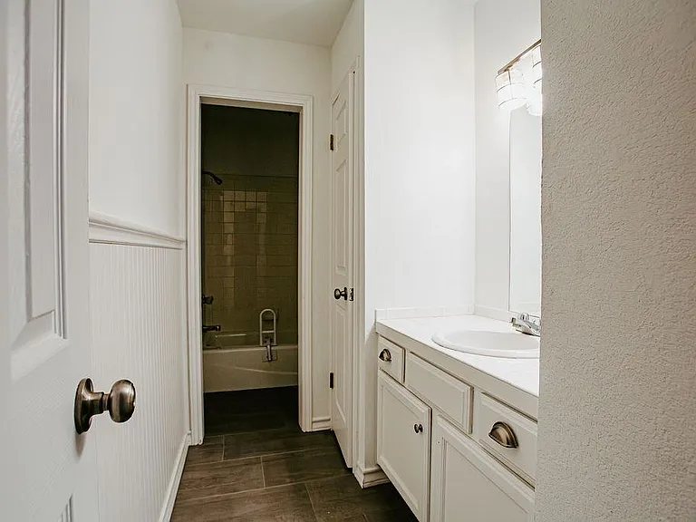204 E Lakeshore Dr — Photo 18
