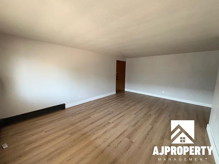 219 S Menlo Ave #6 — Photo 2