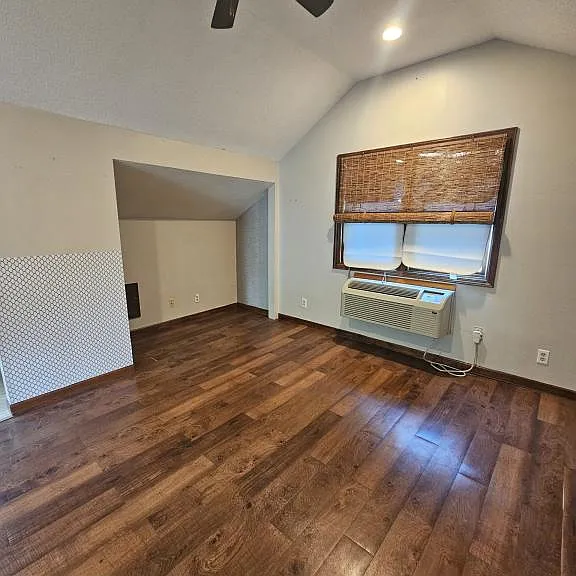 847 S Cedar St — Photo 3