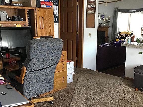 3rd image of 45516 Catalpa Blvd