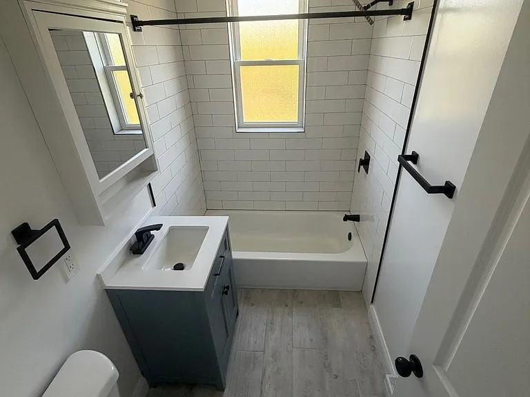 1140 Ashland St #2 — Photo 14