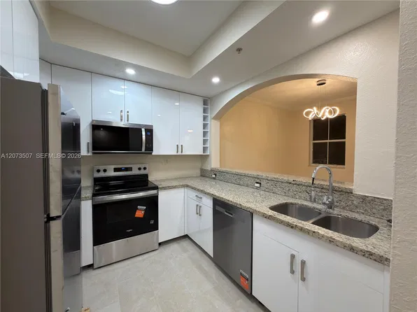 8964 W Flagler St APT 209, Miami, FL 33174