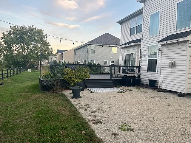 16W764 Hawthorne Ct — Photo 34