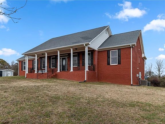 2nd image of 2984 Berry Rd