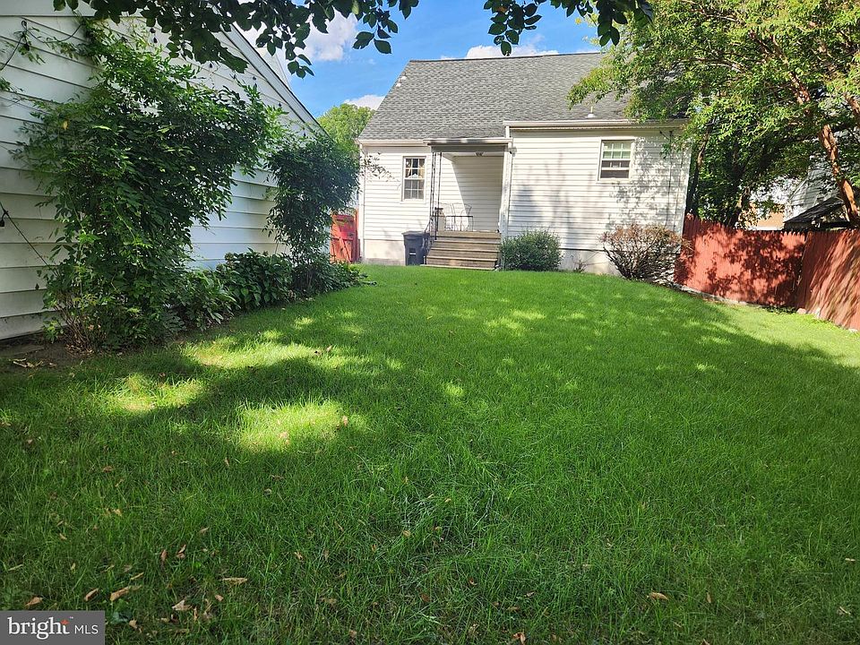 2nd image of 1036 Elm Ridge Ave