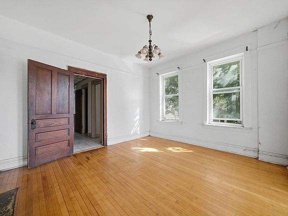 3rd image of 3900 W Division St