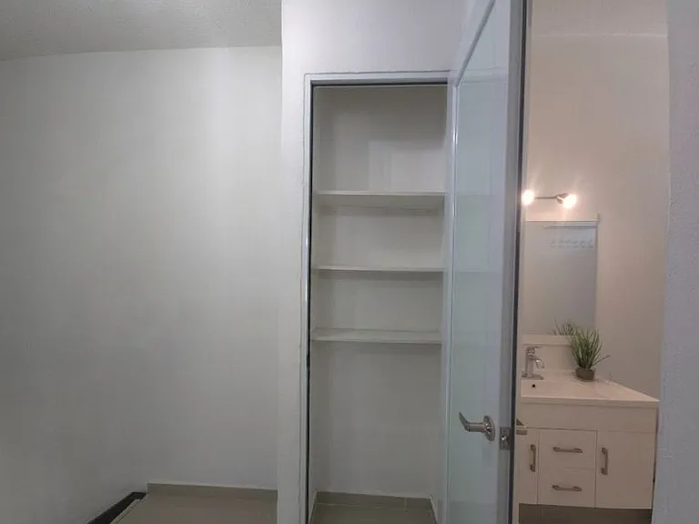Urb La Rosaleda EB45 Calle Rosa de York — Photo 10