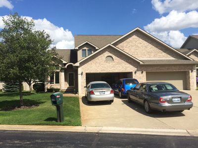 667 Olde Ivy Ln, Howell, MI, 48843