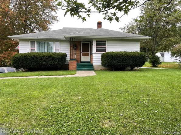 1404 S Graham Rd, Flint, MI 48532