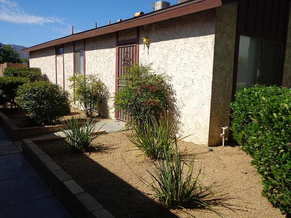 1227 Vista Serena Ave #1227