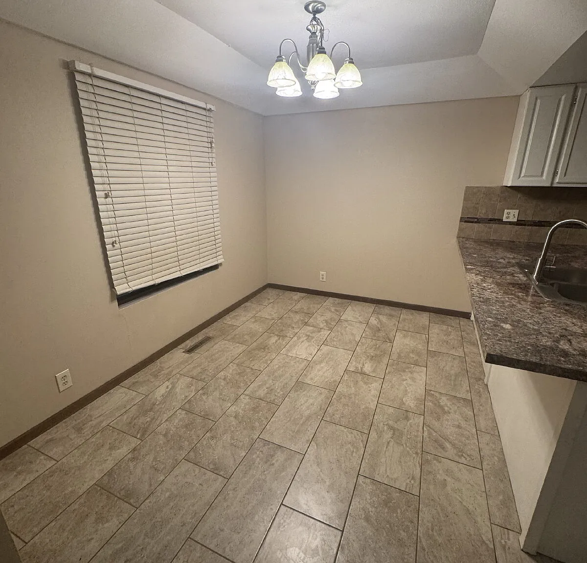 2 bed, 2.5 bath, 1100 sqft, $1,195 — Photo 3