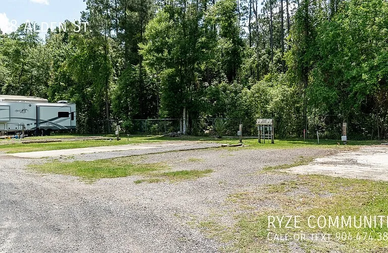 4638 Alden St — Photo 2