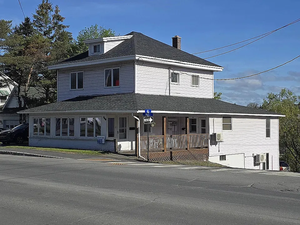 Building Photo - 240 Main St #101