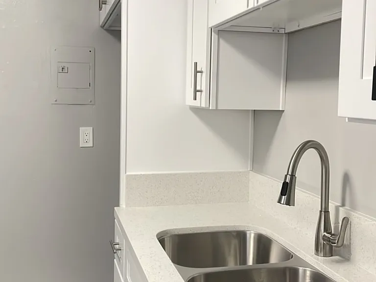 Vine Fullerton Apartments — Photo 40