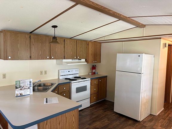 4th image of 437 Tulip Dr #437